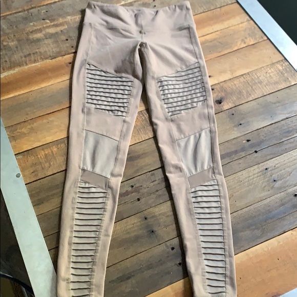 ALO Yoga Pants - ALO Yoga Moto leggings